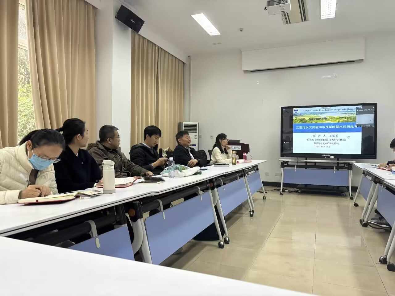 水文系第二党支部邀请王振龙教授来校讲授主题党课
