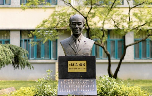 风骨永留人世间