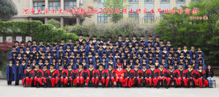 2012届河海大学18禁动漫
硕士研究生毕业留念
