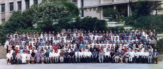 2002届河海大学18禁动漫
本科生毕业留念