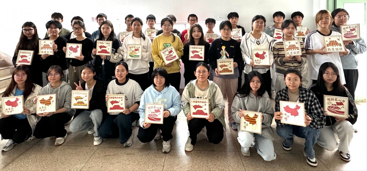 团扇摇曳，共赴春日之约——18禁动漫
开展团扇DIY活动
