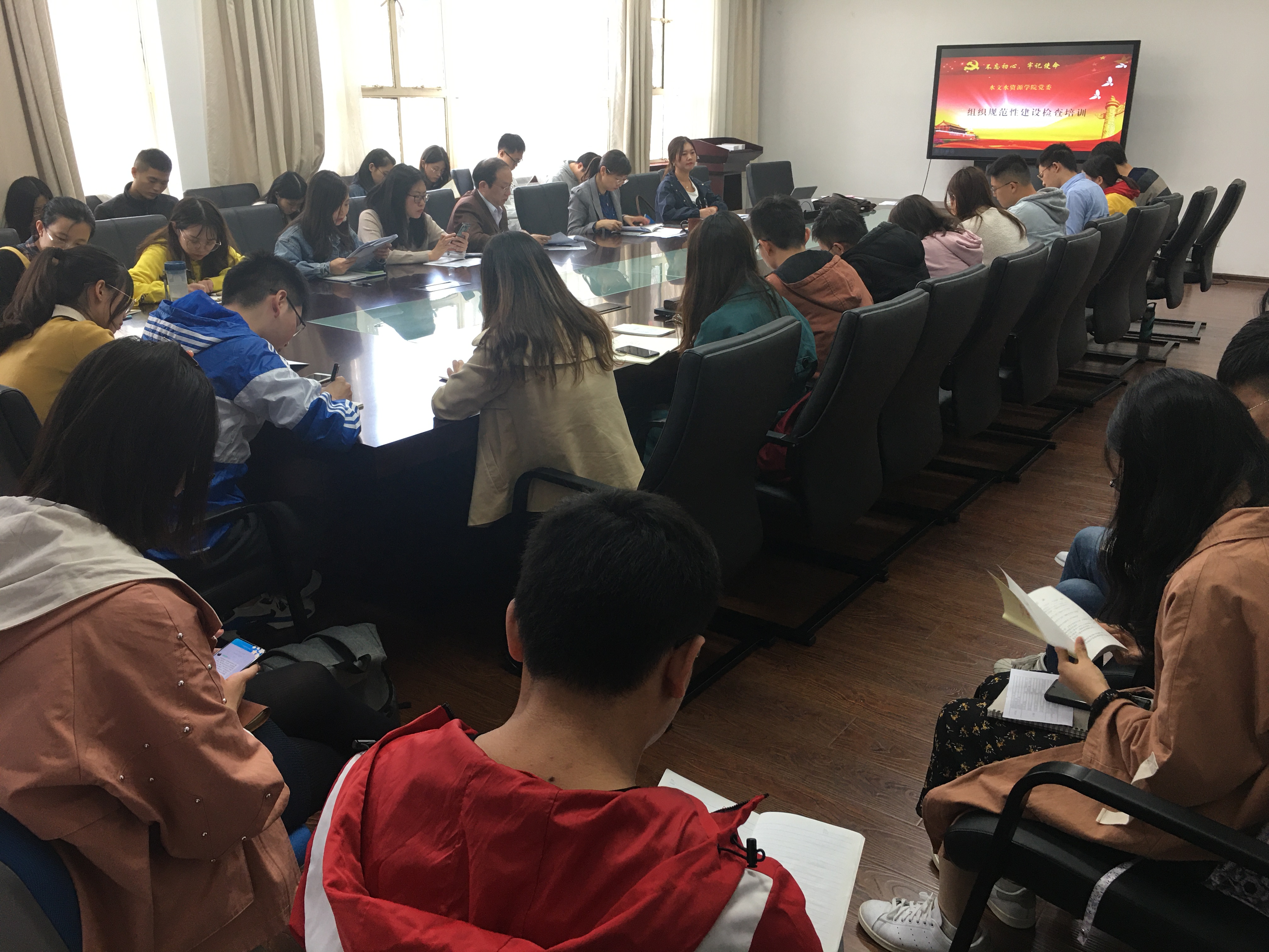 18禁动漫
学生党支部：抗“疫”前线的党员微光