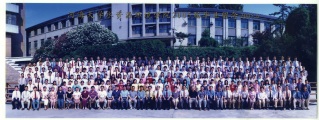 2005届河海大学18禁动漫
本科生毕业留念.jpg